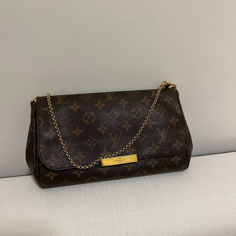 Louis Vuitton Favorite MM Bag in Monogram Canvas